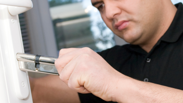 Premier Commercial Locksmith Assistance in Chatsworth, CA